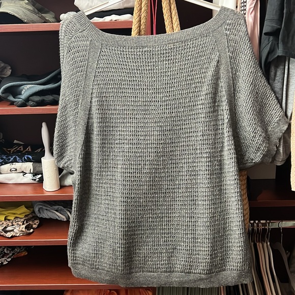 Neiman Marcus Cashmere Short Sleeve Sweater - Picture 2 of 5